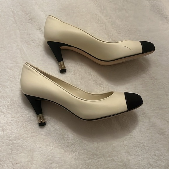 Chanel Colorblock Heels 5.5 - Picture 4 of 11